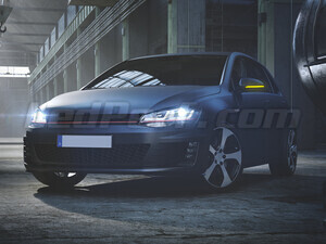 Front view of Volkswagen Golf (VII) equipped with Osram LEDriving® dynamic turn signals for side mirrors