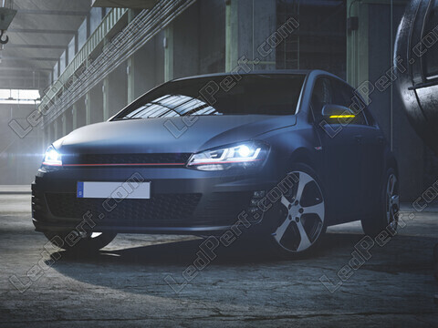 Front view of Volkswagen Golf (VII) equipped with Osram LEDriving® dynamic turn signals for side mirrors